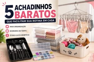 Colagem de 5 achadinhos de organização para casa: jogo de talheres preto, caixa organizadora de costura, cesto transparente com toalhas, cesto de brinquedos pet com um cachorro Corgi e varal suspenso de inox com meias coloridas.